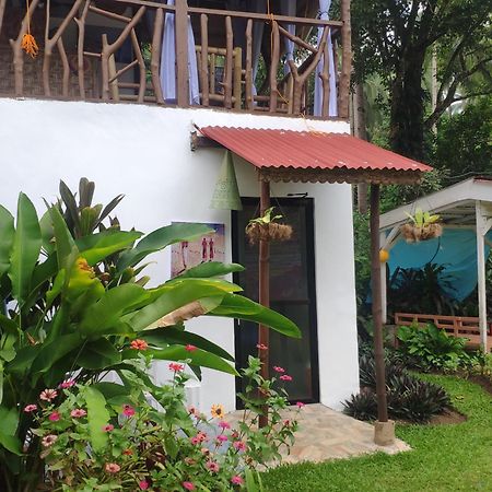 Sun House Rental Mambajao Exteriör bild